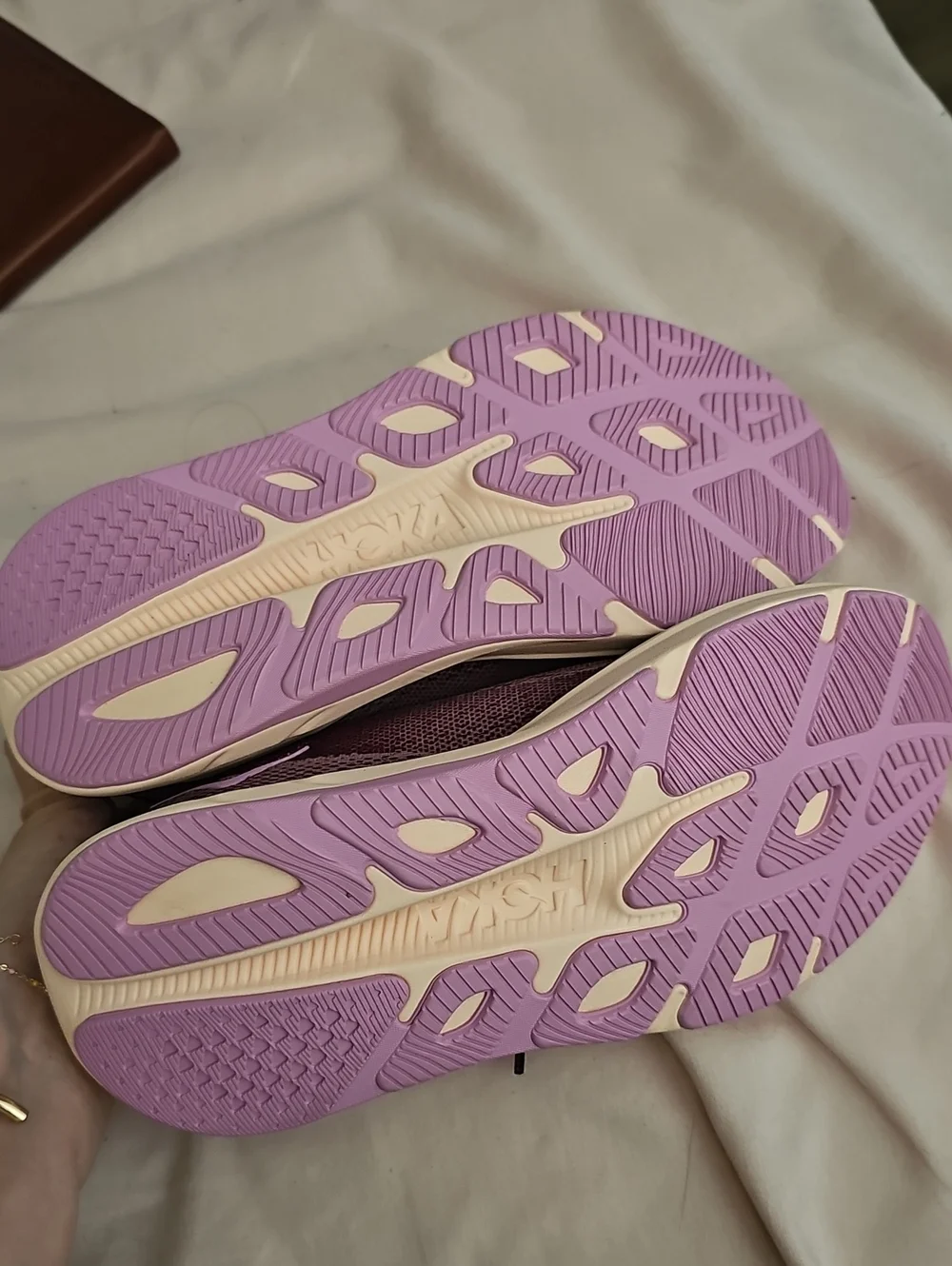 Hoka Rincon 4 NWOT (Sz 6 Women)